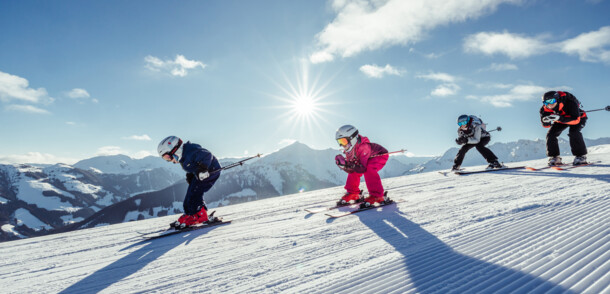     Family skiing in the Ski Juwel Alpbachtal Wildschönau region 